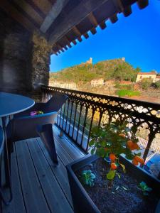 Appartements Lastours 4 Chateaux amazing Cathar landmark CABARET Private luxury 4 Star air conditioned Terrasse with views : photos des chambres