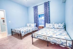 Apartment room in Large 3 Bd Penthouse 2034 In Laketown Great Views and Amenities!