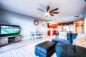 Apartment room in Laketown Wharf 734 By ZIA VR