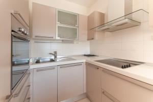 Sea apartment with free parking