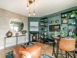 Oystercatcher - Mount Brioni