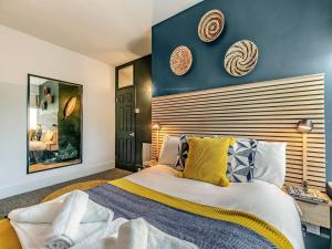 Oystercatcher - Mount Brioni