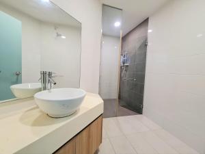 Crest Residence Klcc Bukit Bintang by Sarahs Lodge