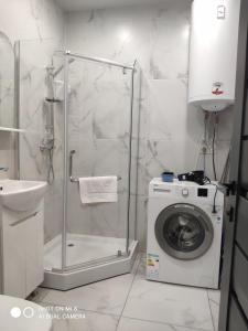 Apartments Domovik Миру 11с 11