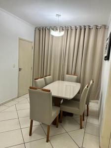 APARTAMENTO AMPLO COMPLETO (SUITEQUARTO)