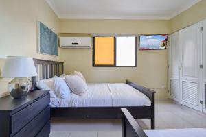 Escape 4BR Penthouse Close to Blue Mall with Private Outdoor Rooftop Terrace