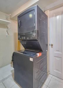 Escape 4BR Penthouse Close to Blue Mall with Private Outdoor Rooftop Terrace