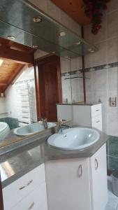 Chalets Ravissant chalet en madrier : photos des chambres