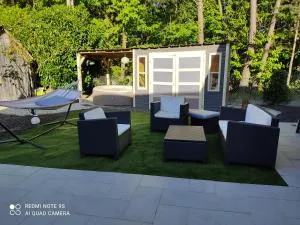 Familly 10 min du circuit 15 min de boulerie jump et 1h30 de Paris Saint Arnoult en voiture ou 55 min en train pensez aux JO - Changé