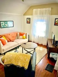 Artist retreat near all Rochester sites - Bushnell Basin