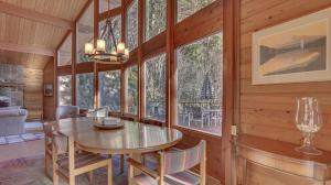 Clear Creek Cabin - Meredith Lodging