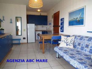 Apartment in Porto Santa Margherita 43993