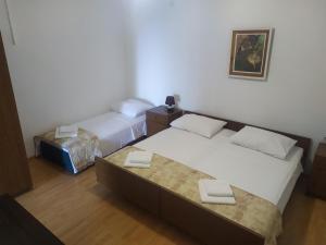 Apartments with parking space Labin - 7468