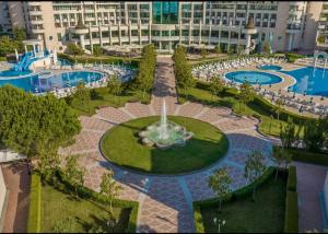 "Красавиците тъмнокоси" Sunset Resort Pomorie