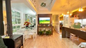 500m LAGO NEGRO 2 QTOS p FAMÍLIAS em CONDOMÍNIO