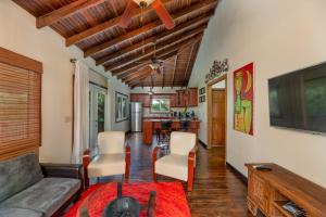 Exclusive Full House near Beaches & Downtown