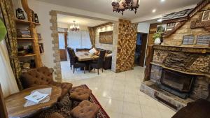 Villa Hills - къща за гости с храна