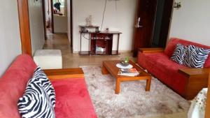 Quitos Angels La Mariscal Quito 3-bedroom condo with Parking and balcony