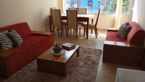 Quitos Angels La Mariscal Quito 3-bedroom condo with Parking and balcony