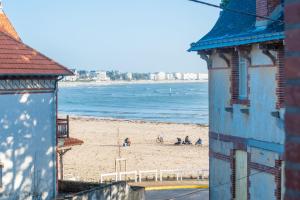 Maisons de vacances Grande maison 19p vue mer au Pouliguen : photos des chambres