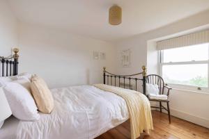 Seaside Holiday Cottage Near Beach