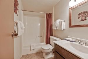 Ten Mile Creek Condo: Downtown Frisco, Hot Tub