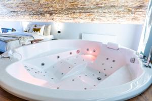 Appart'hotels Legend Majestic SPA - Insolite & Unique - Champagne - Parking prive : photos des chambres