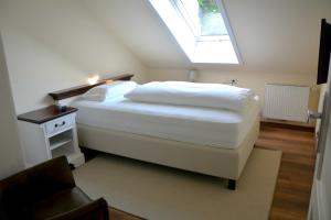 Single Room with Shower room in Wildhof