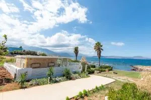 Artemis Seafront Stone Studio - Petres