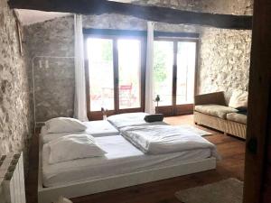 Villas Stunning 21-Bed Cottage in La Sauvetat 2 houses : photos des chambres