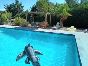 Maisons d'hotes Appartement saumon avec piscine, a 6km du festival de piano de la roque d'antheron : photos des chambres