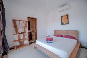 Silver Moon - Fantastic 4BR Villa in Seminyak Top Location