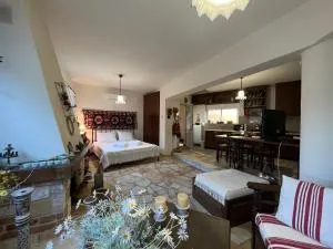 Ammos Beachfront House by 8essentially - Chrissi Akti Chania