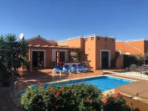 Casa Piedra, Luxury Family Front Line Golf, Hot Tub,Pool Table, 8 pers, Caleta de Fuste - La Guirra