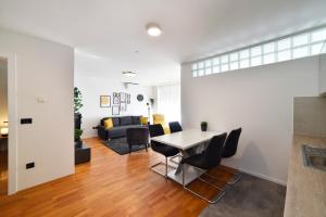 Lavir Apartment with parking