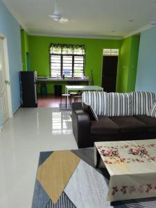 Makmur Homestay Marang