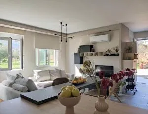 Thelma and Louise house - Agios Georgios