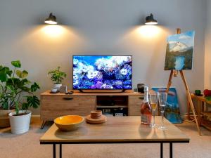 Pass the Keys Cosy 2 Bed Apartment with Parking