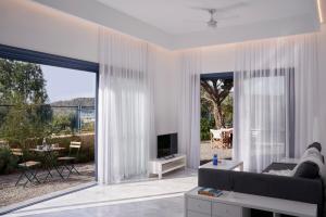 Augoustos ECO luxury apartments with pool