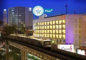 Grand 5 Hotel & Plaza Sukhumvit Bangkok