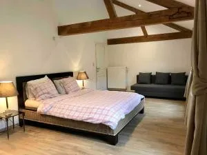 Les Ecuries de Lesse (Chambre d'hotes) - ريدو