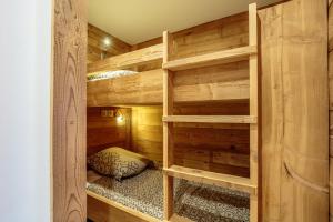 Maisons de vacances Beautiful wooden chalet in La Plagne : photos des chambres