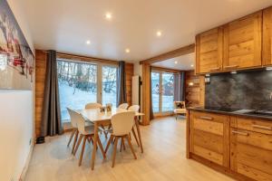 Maisons de vacances Beautiful wooden chalet in La Plagne : photos des chambres