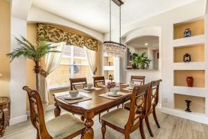 Solana Resort Luxe VillaDay Sun Pool Deck and Spa