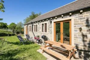 NEW BARN CONVERSION WITH PRIVATE HOT TUB - 索厄比布里奇