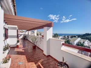 2253-Amazing penthouse, huge terrace, golf view