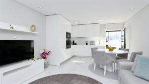 Marina Retreat - CleverDetails, for 2 adults and 2 children, Jacuzzi, near the Marina and the beach