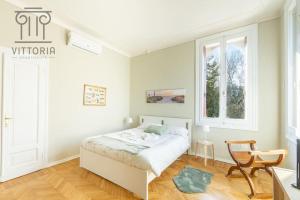 Vittoria Apartments: Viale Dante