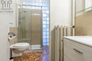 Vittoria Apartments: Viale Dante