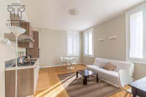Vittoria Apartments: Viale Dante